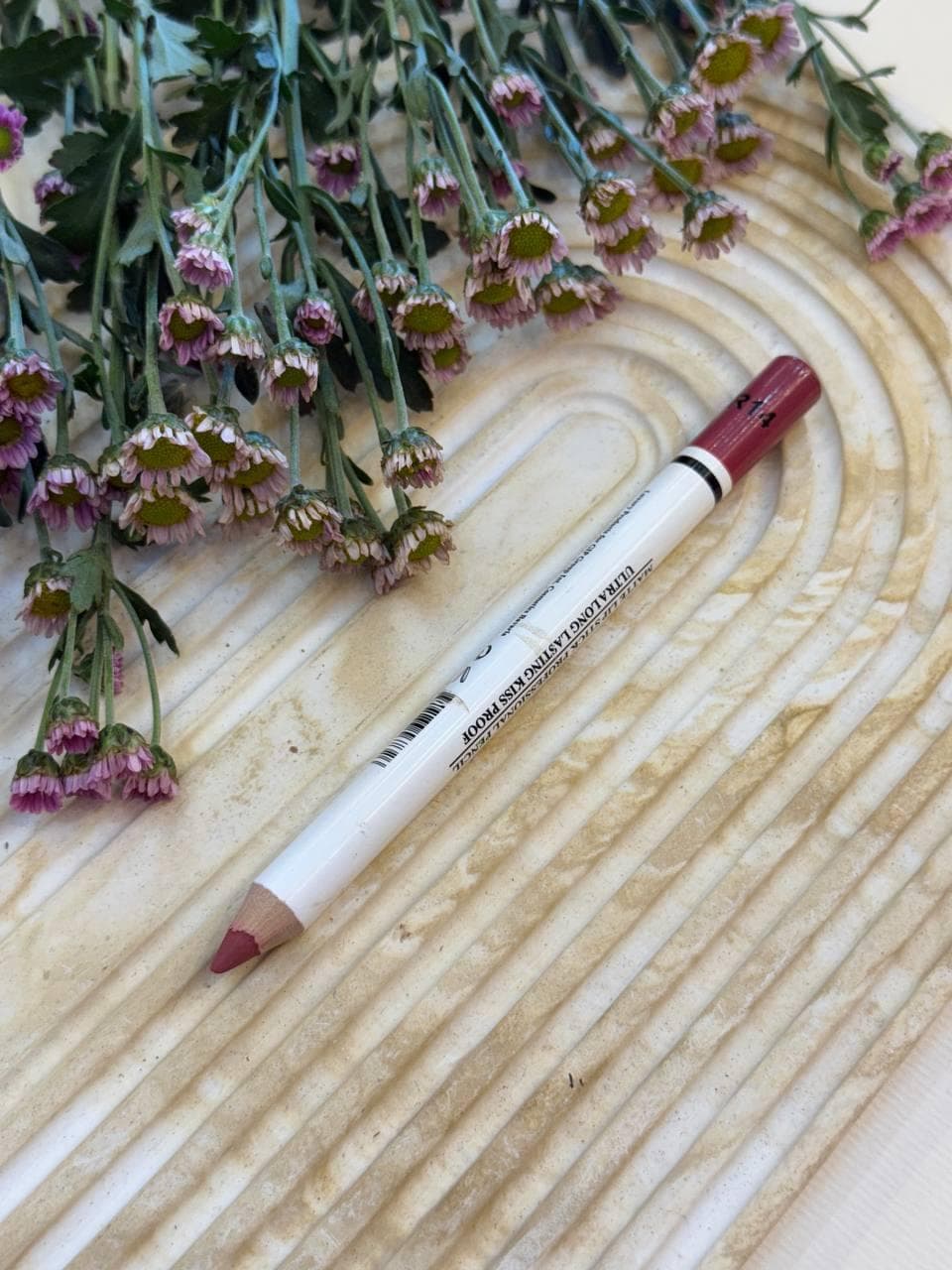 رژ لب مدادی دیپ رومنس